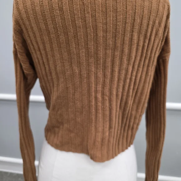 American Eagle Outfitters Tan V-Neck Cropped Cardigan - Picture 6 of 8